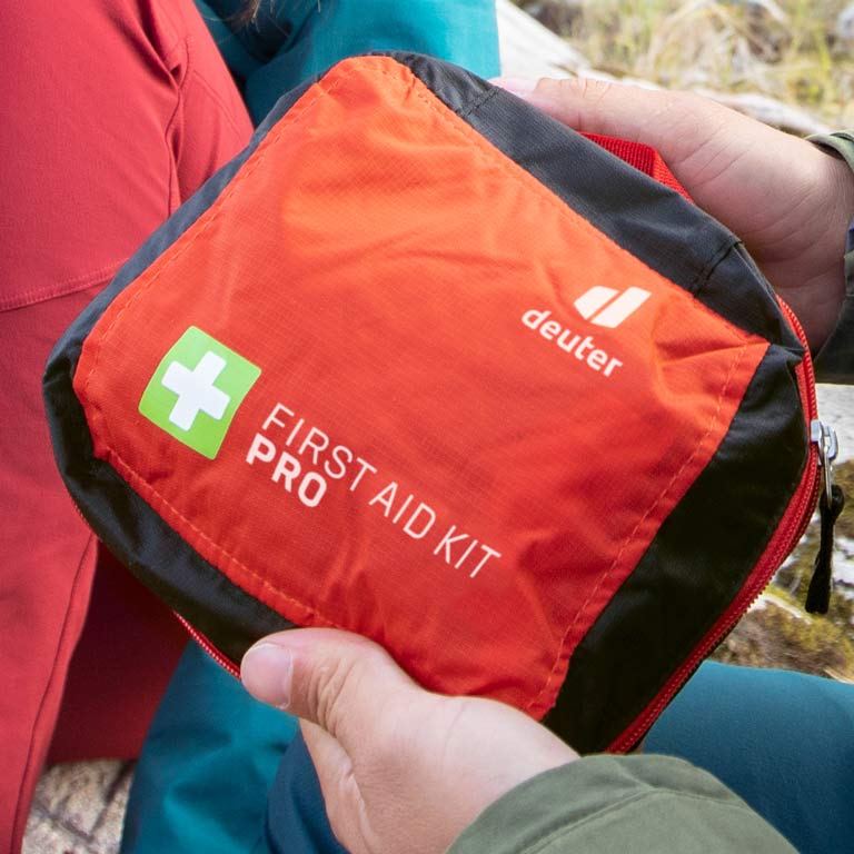 Zu sehen ist eine Erste Hilfe Tasche