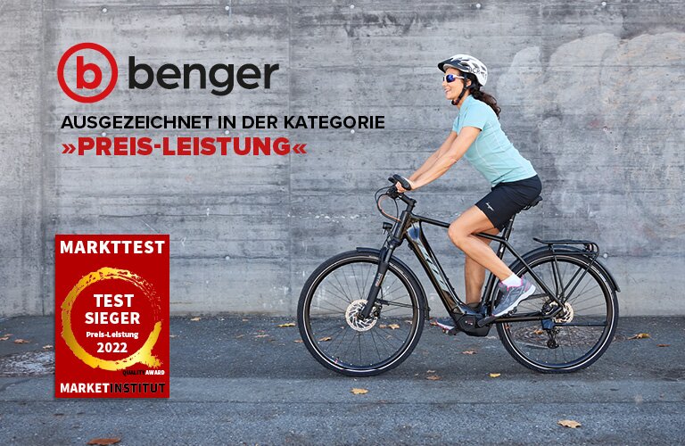 Das Bild zeigt eine Person, die vor einer Betonwand Fahrrad fährt. Der Text auf dem Bild lautet: benger AUSGEZEICHNET IN DER KATEGORIE »PREIS-LEISTUNG« MARKTTEST TEST SIEGER Preis-Leistung 2022 MARKET INSTITUT